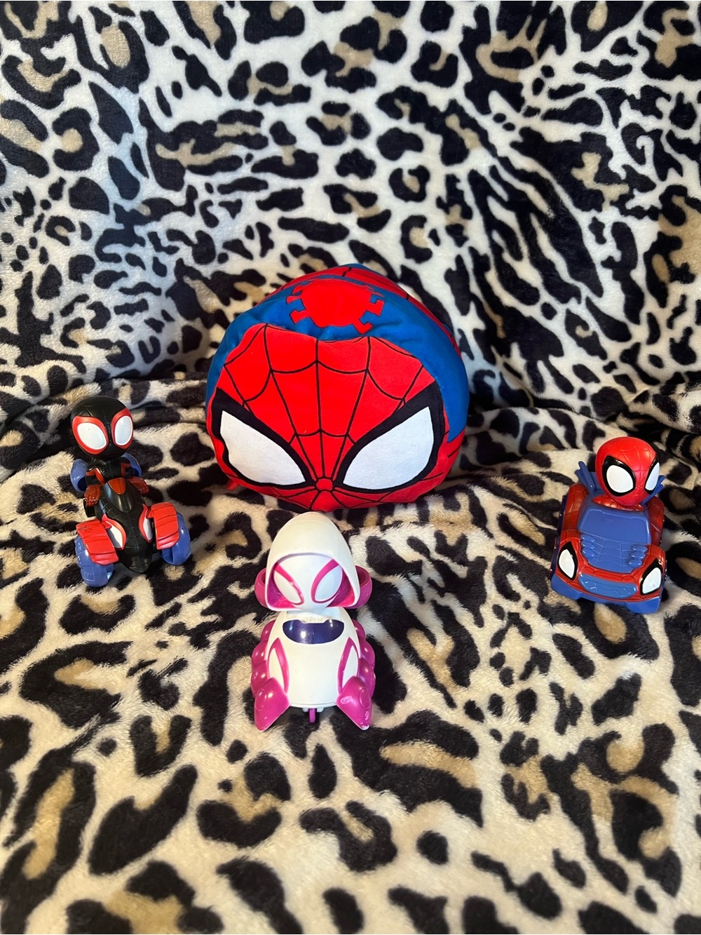 Spider-Man Tsum Tsum with Marvel Spidey and His Amazing Friends 3 Vehicles